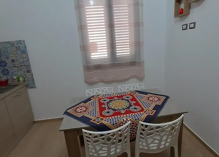 度假居 Casa Giulia 卡斯泰拉马莱